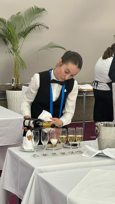 zagrab verseny restaurant service